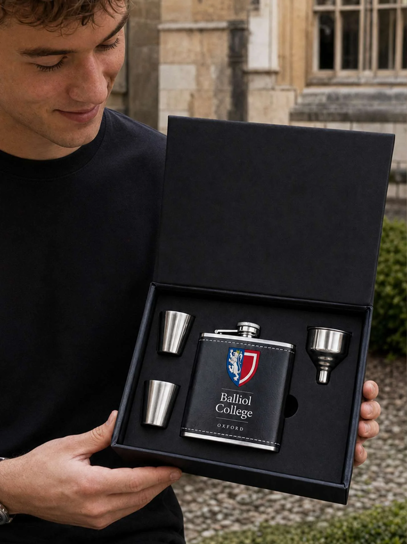 Corpus Christi College Oxford Prestige Leather Hip Flask Gift Set - Image 2
