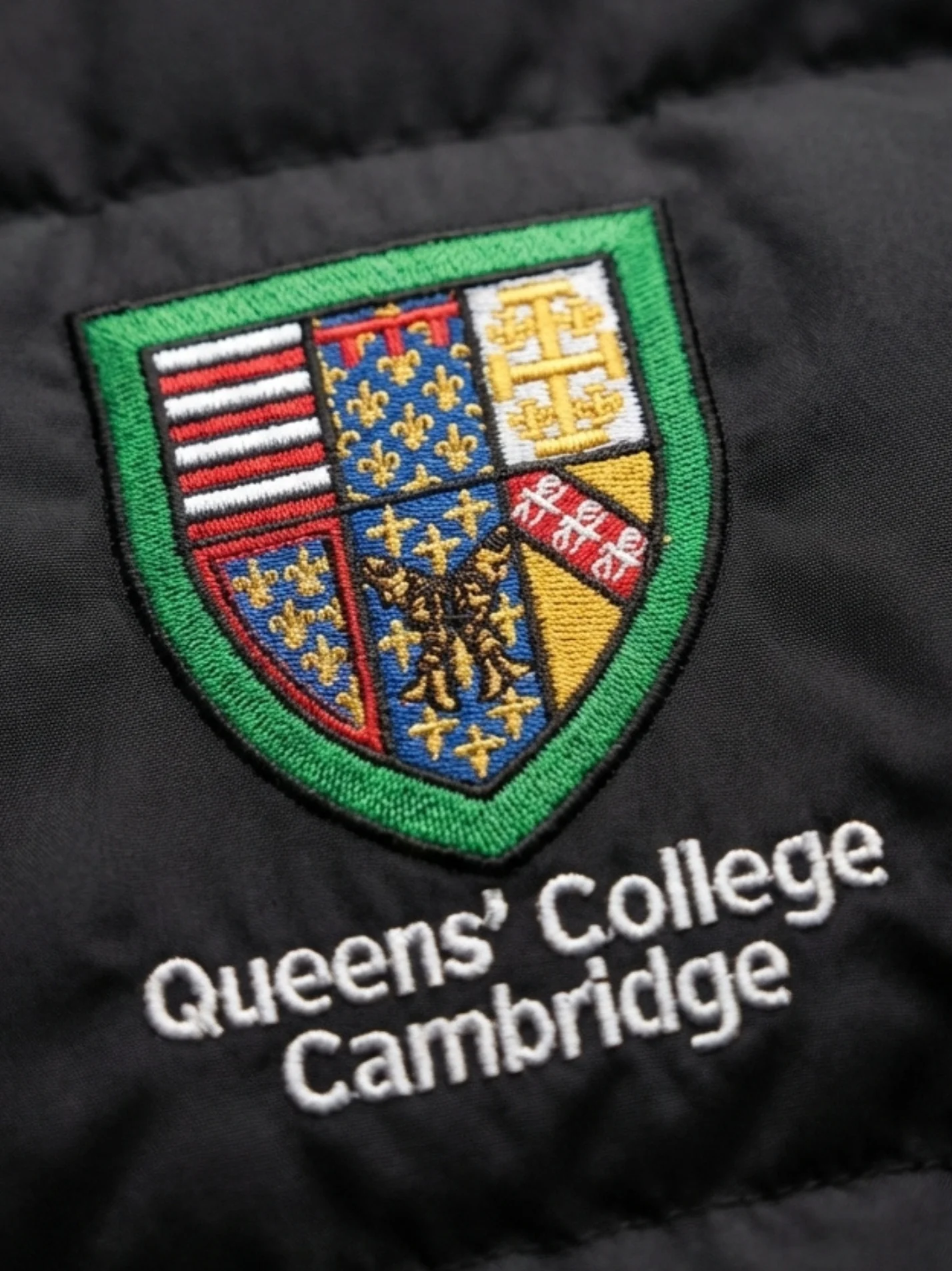 Queens' College Cambridge MCR Men's Puffer Jacket - Image 2